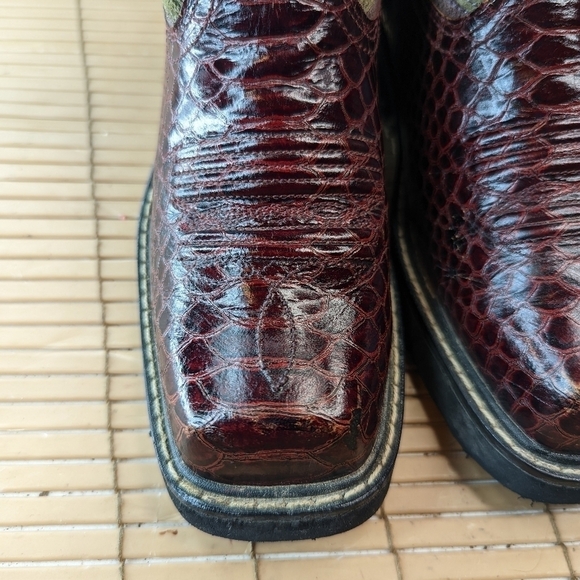 Ariat Alligator embossed Women’s  square toe black cherry leather boots size 5B - Picture 7 of 9